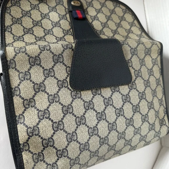 ✋🛑PRICE DROP ✋🛑Authentic Gucci Leather Clutch Crossbody/Shoulder Bag Gucci. - Picture 8 of 17